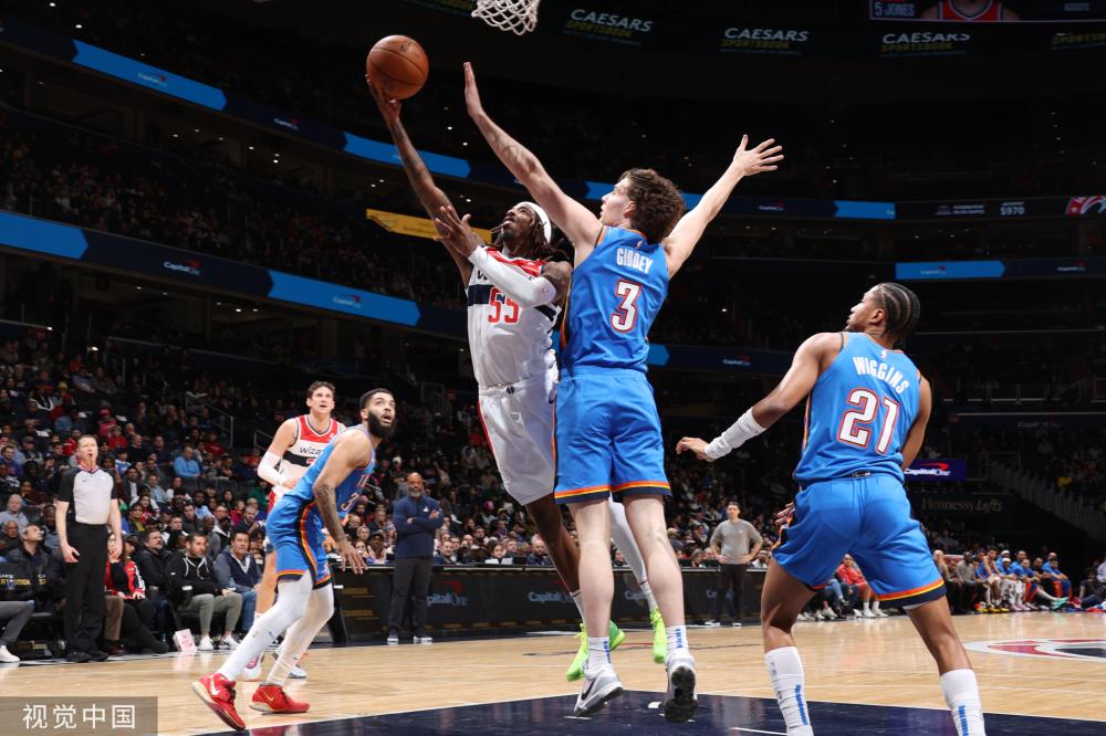 在首盘比赛 在首盘比赛