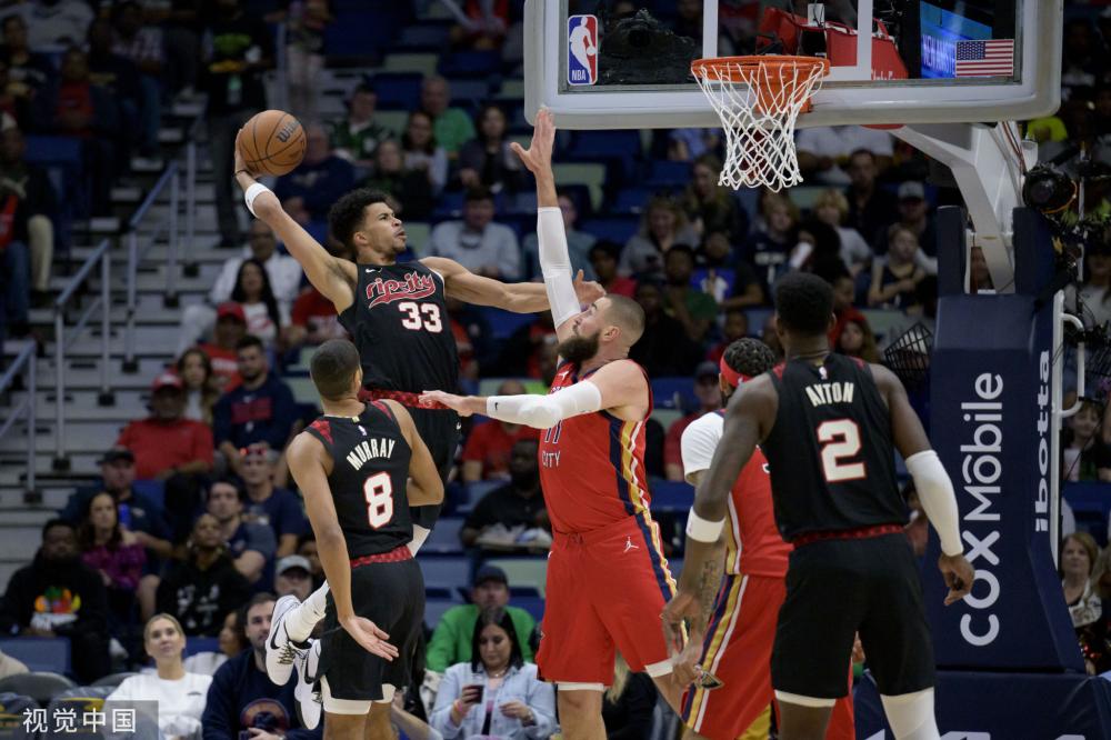 与巴萨的发 与巴萨的发